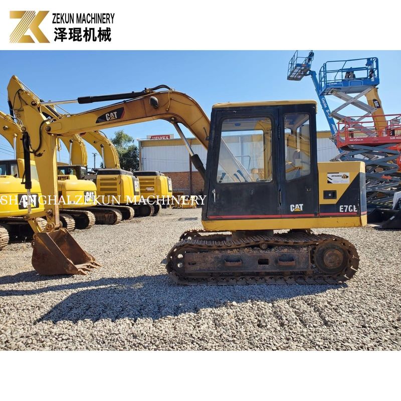 Японский эксплуатируемый экскаватор CAT E70B гидравлический насос финальный привод в Шанхае на конкурсе