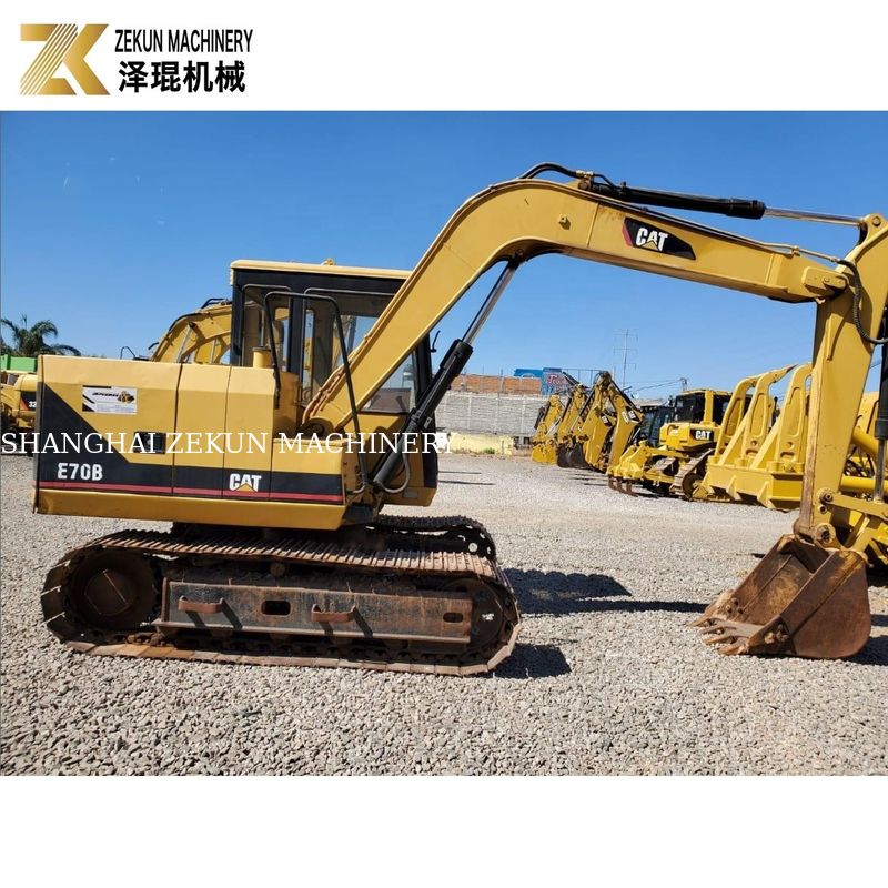 Японский эксплуатируемый экскаватор CAT E70B гидравлический насос финальный привод в Шанхае на конкурсе
