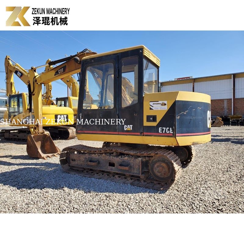 Японский эксплуатируемый экскаватор CAT E70B гидравлический насос финальный привод в Шанхае на конкурсе