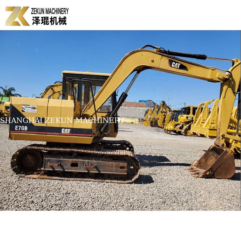 Японский эксплуатируемый экскаватор CAT E70B гидравлический насос финальный привод в Шанхае на конкурсе