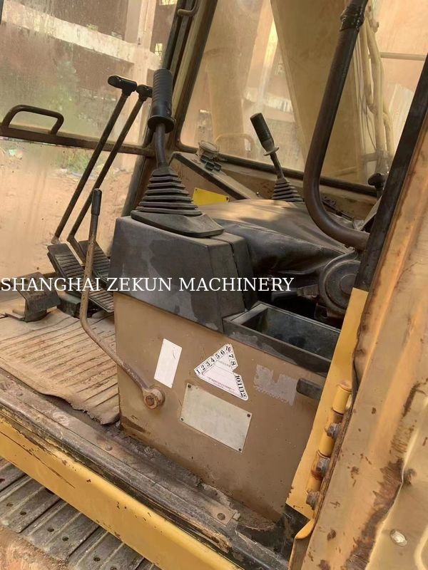 Использованный экскаватор CAT E70B в Японии с мини-размерами экскаватора и оригинальным японским двигателем