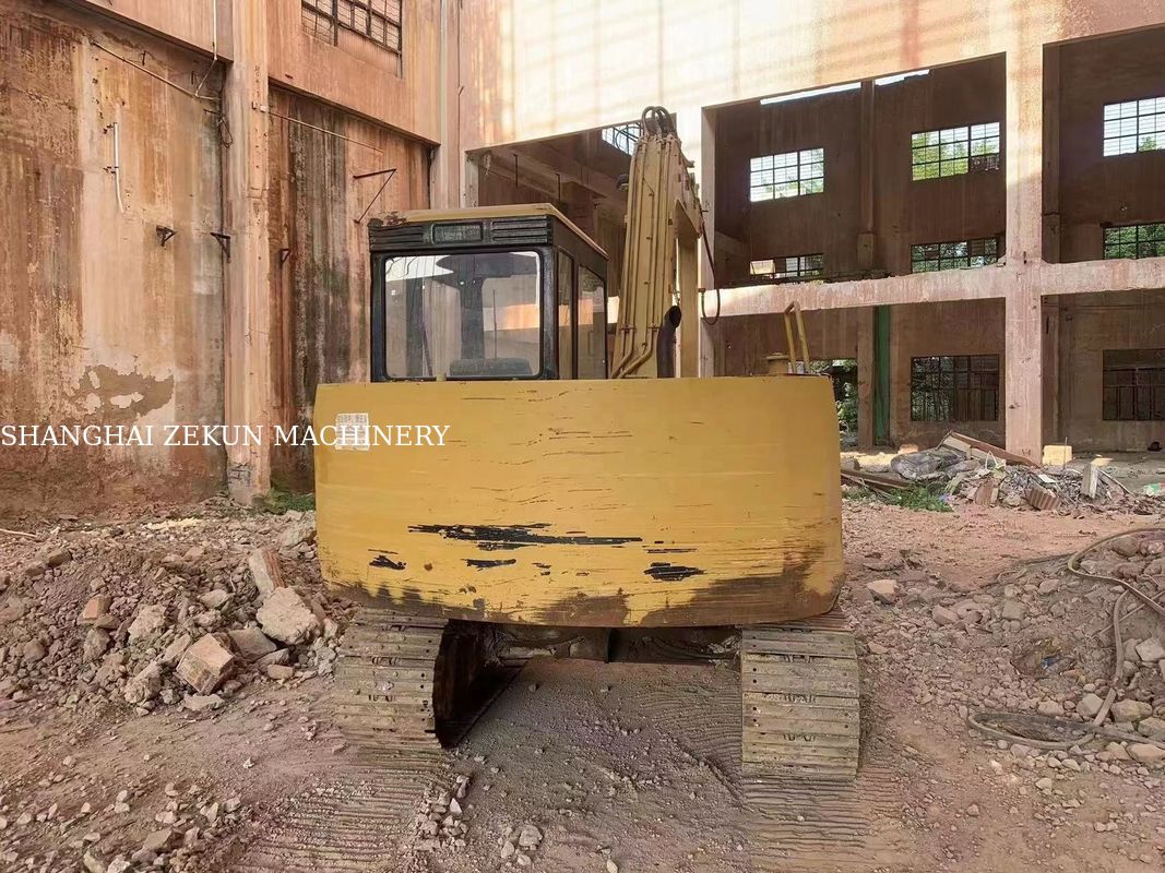 Использованный экскаватор CAT E70B в Японии с мини-размерами экскаватора и оригинальным японским двигателем