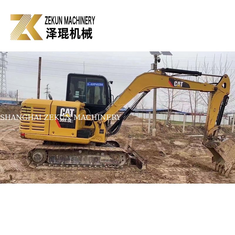 Использованный CAT 305.5E2 мини экскаватор отслеживается 305.5 5380 кг Машина вес 32 кВт мощность