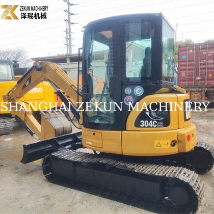 4 тонны Эксплуатационный экскаватор CAT 304 с закрытой кабиной и оригинальным гидравлическим цилиндром