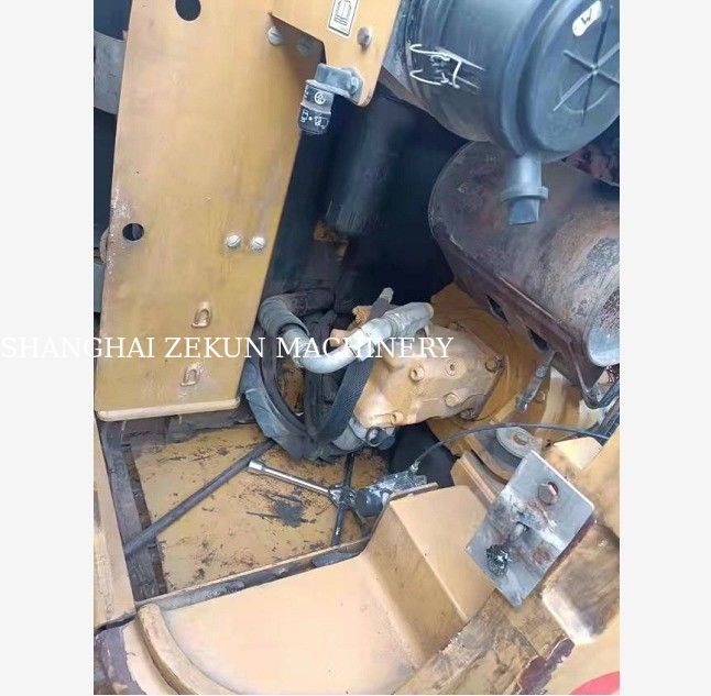 Японский экскаватор с турбомотором Cat C2.6