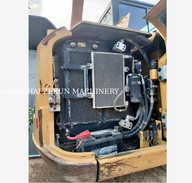 Японский экскаватор с турбомотором Cat C2.6