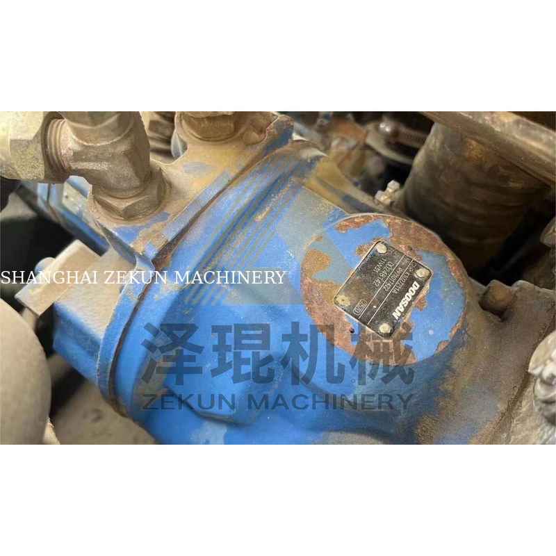2015 год Использованный экскаватор Doosan DH60-7 в хорошем состоянии Хорошая масса машины 5500 кг