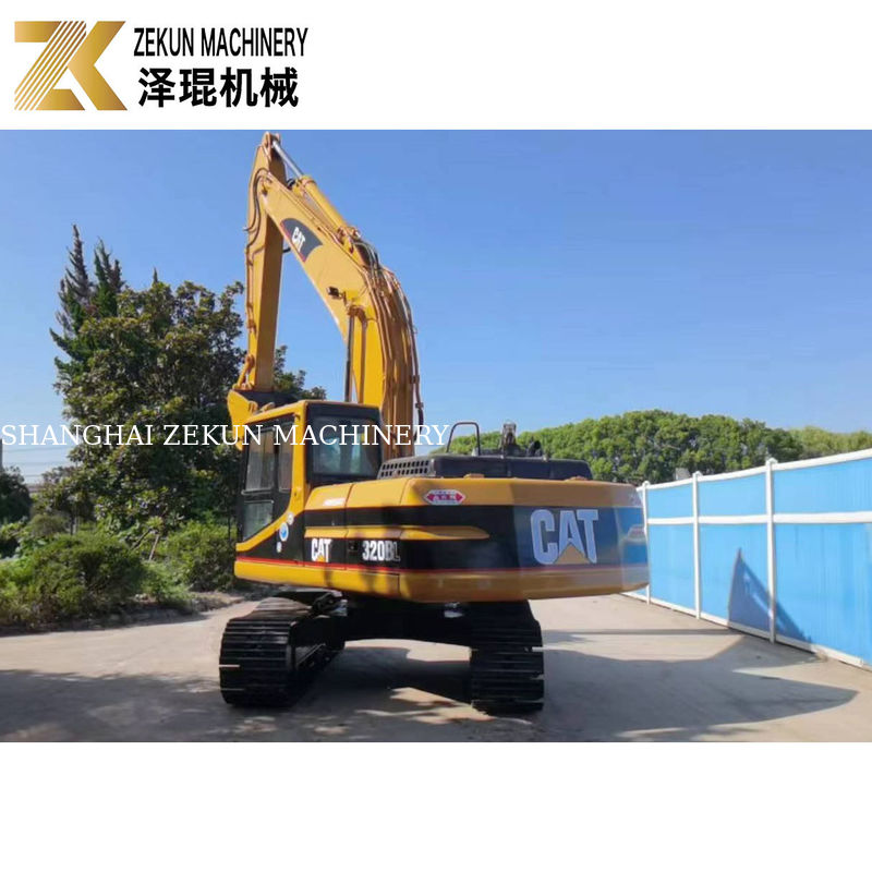 Использованный экскаватор Cat 320 BL с емкостью в 0,92 м3 и рабочими часами 2001-4000