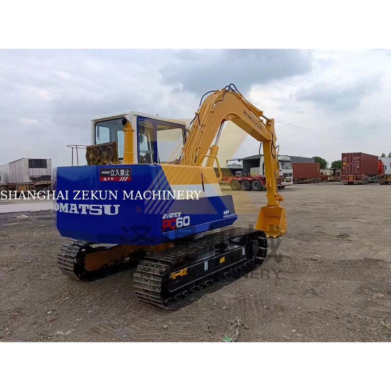 Использованный экскаватор Komatsu PC60-5 в хорошем состоянии с другим гидравлическим цилиндром и в 2022 году