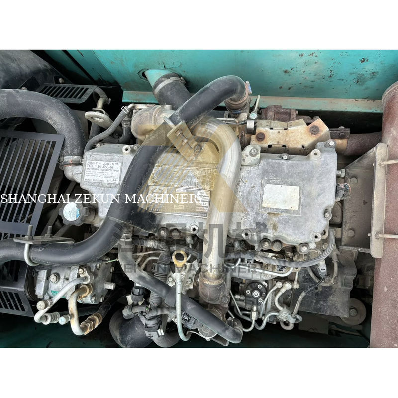 В хорошем состоянии подержанная экскаваторная машина Kobelco SK210-8 21 ТОН в Шанхае с двигателем и годом HINO 2020 года