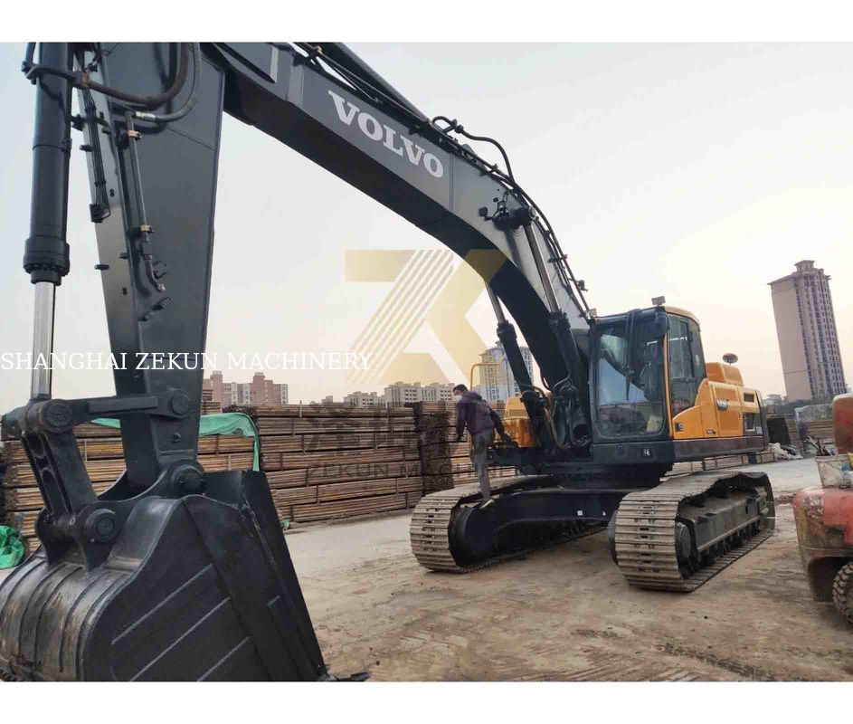 Использованный экскаватор VOLVO EC480DL мощностью 270 кВт и емкостью 1,77 3,8 м3