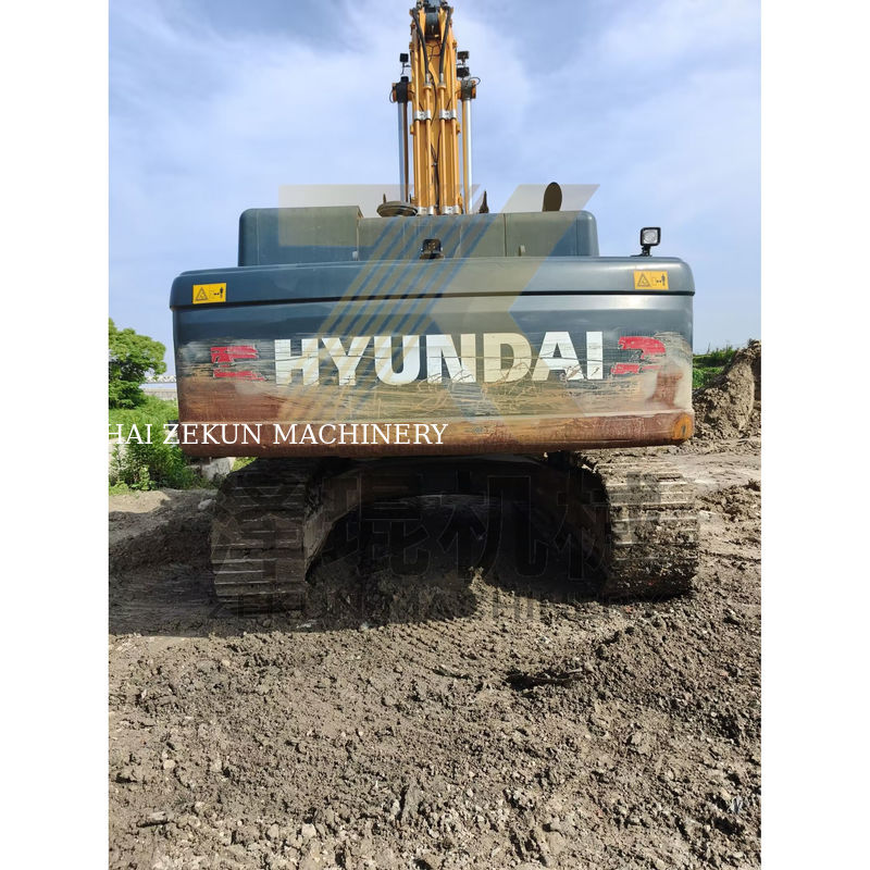 Отличное состояние экскаватор Hyundai R520 с емкостью в 3 м3 и мощностью 266 кВт на рынке
