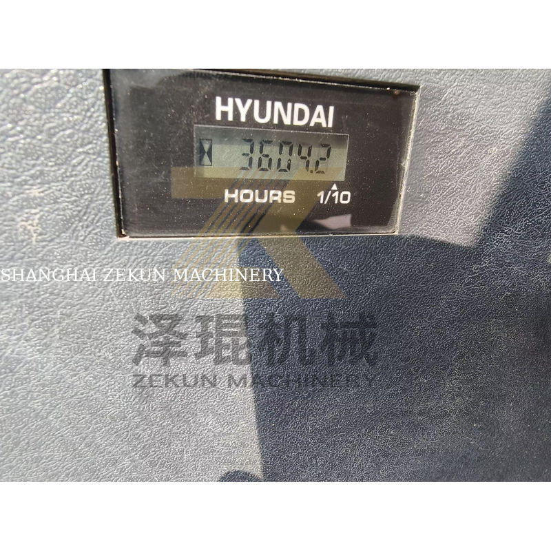 Отличное состояние экскаватор Hyundai R520 с емкостью в 3 м3 и мощностью 266 кВт на рынке