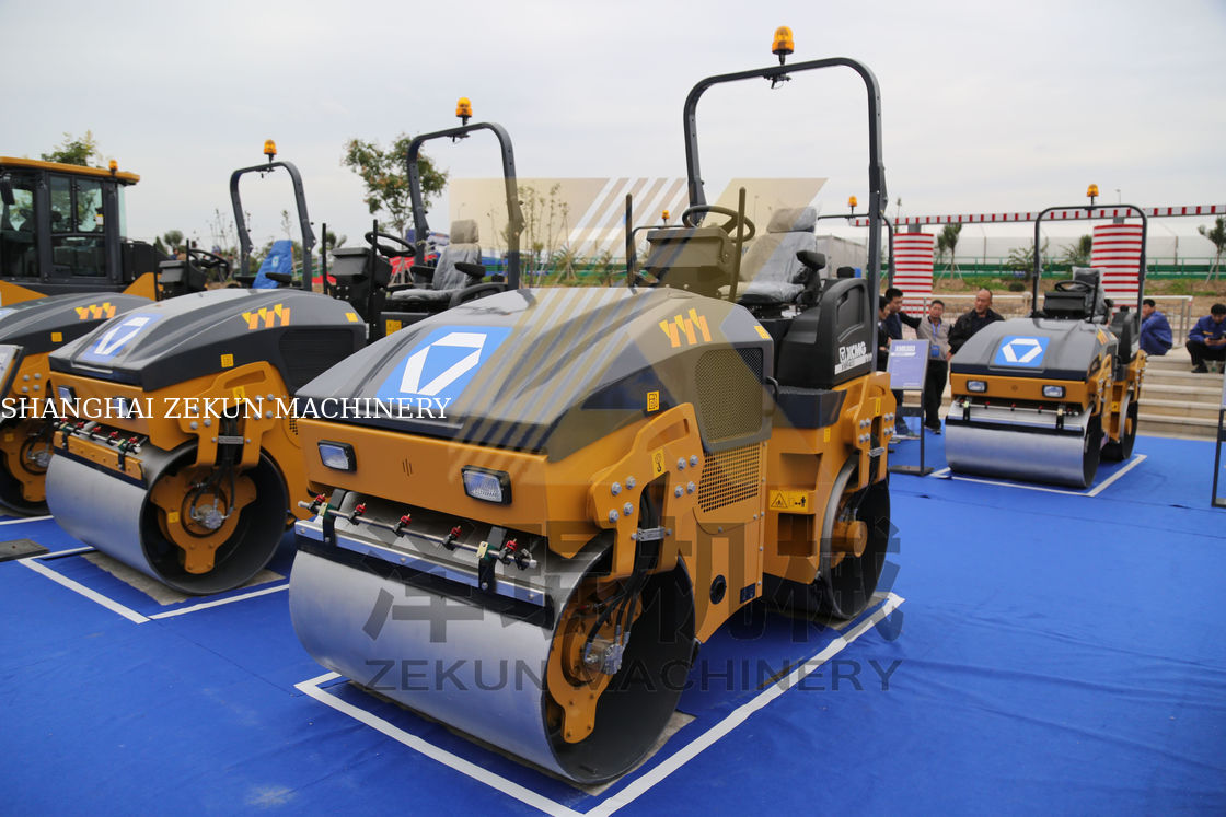 4тонная XCMG XMR403 Легкая вибрационная ролка China Stage III