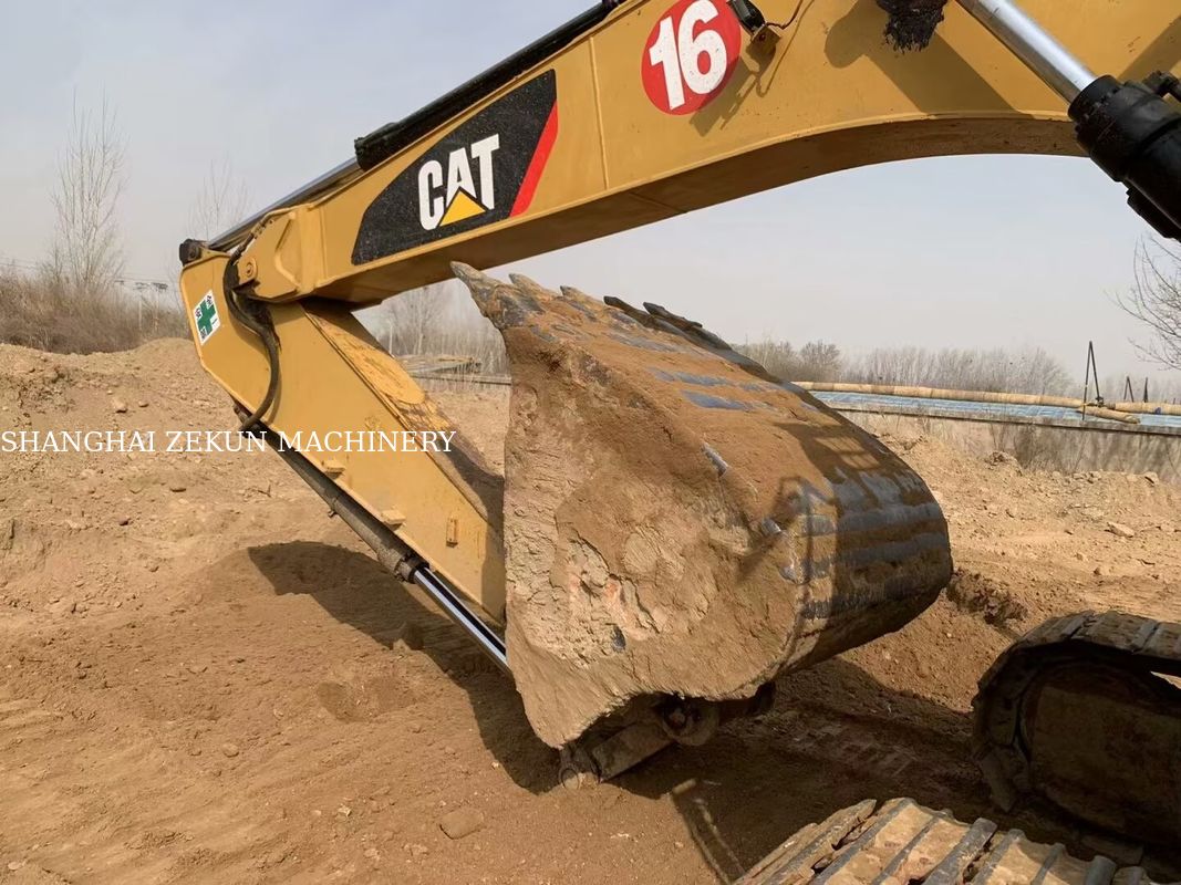 Многофункциональный экскаватор 2020 Cat 323D2 23 тонны 4877 часов для различных применений