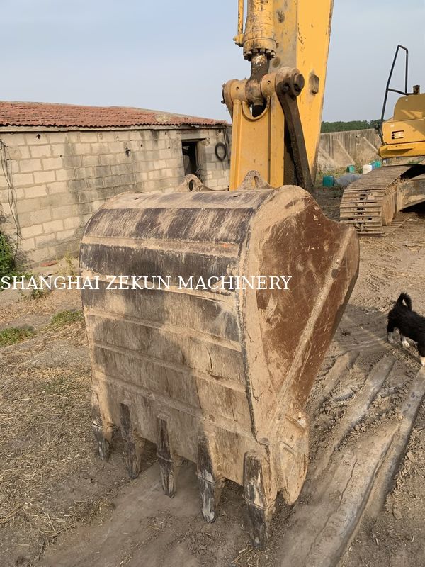 2015 Экскаватор Komatsu PC210LC-8MO с эксплуатационной массой 100 кг и максимальной досягаемостью копания 9