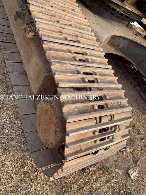 2015 Экскаватор Komatsu PC210LC-8MO с эксплуатационной массой 100 кг и максимальной досягаемостью копания 9