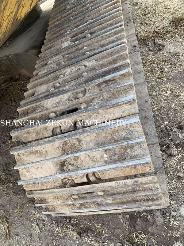 2015 Экскаватор Komatsu PC210LC-8MO с эксплуатационной массой 100 кг и максимальной досягаемостью копания 9