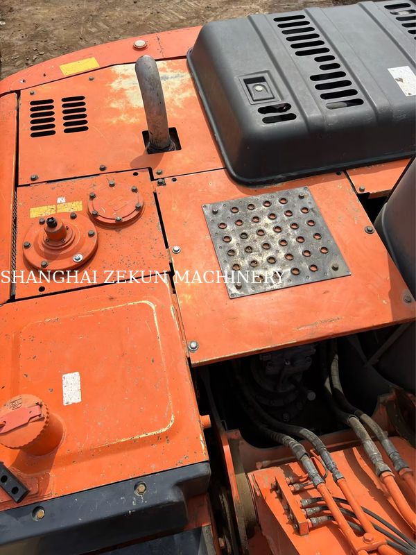 Использованный экскаватор Hitachi ZX130-6 с наработкой 11053 часа, длина стрелы 4,6 м, гидравлическое давление 34,3 МПа