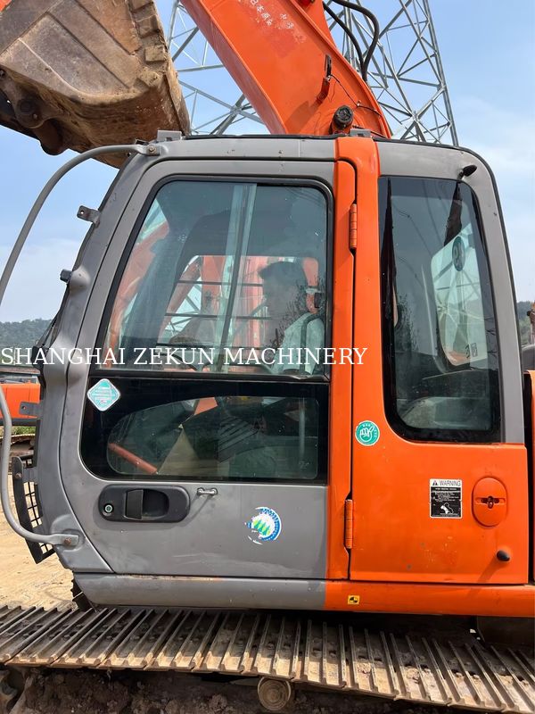 Использованный экскаватор Hitachi ZX130-6 с наработкой 11053 часа, длина стрелы 4,6 м, гидравлическое давление 34,3 МПа