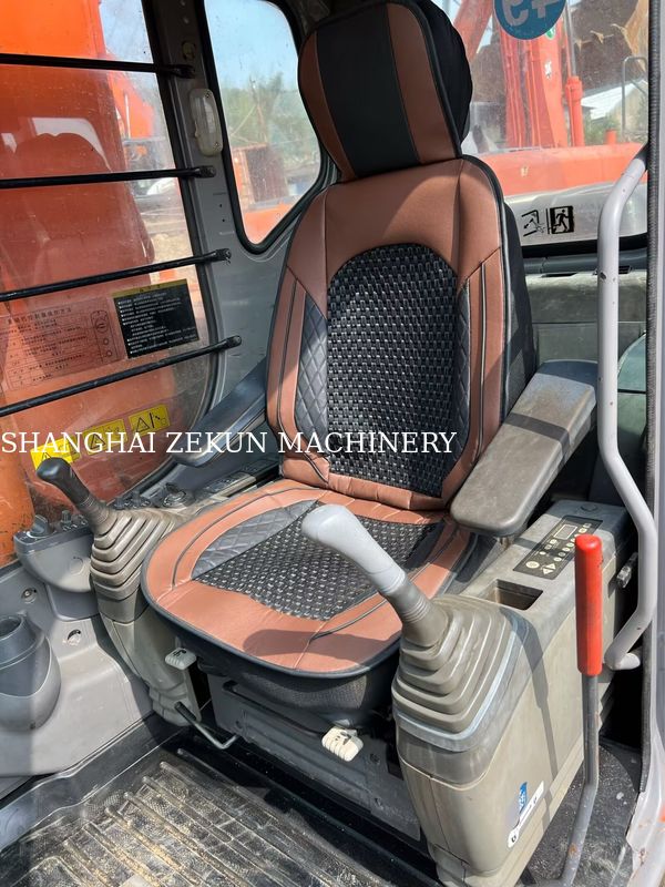 Использованный экскаватор Hitachi ZX130-6 с наработкой 11053 часа, длина стрелы 4,6 м, гидравлическое давление 34,3 МПа