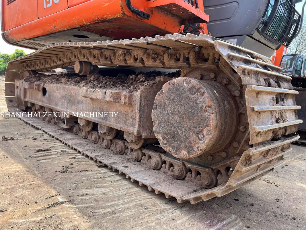 Использованный экскаватор Hitachi ZX130-6 с наработкой 11053 часа, длина стрелы 4,6 м, гидравлическое давление 34,3 МПа